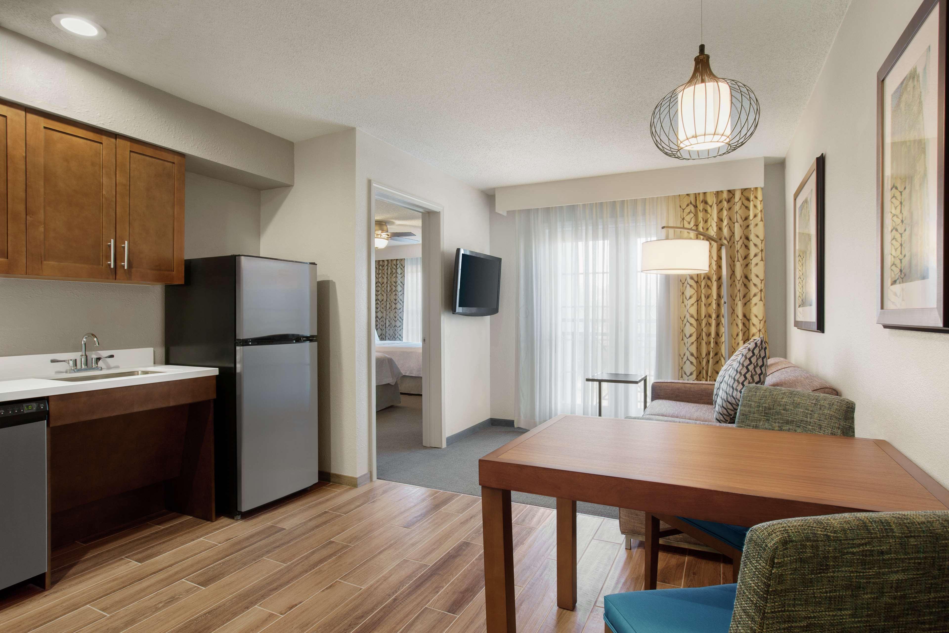 Homewood Suites By Hilton Kansas City Airport Экстерьер фото