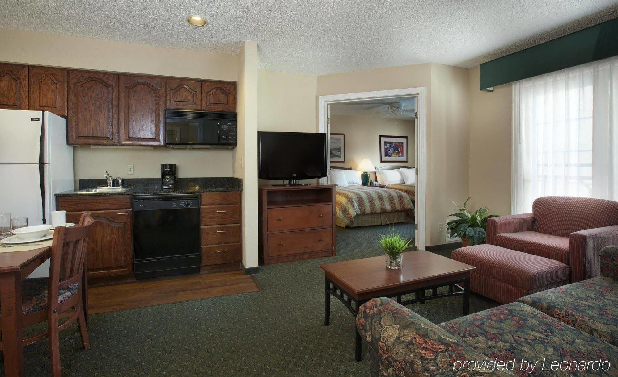 Homewood Suites By Hilton Kansas City Airport Номер фото